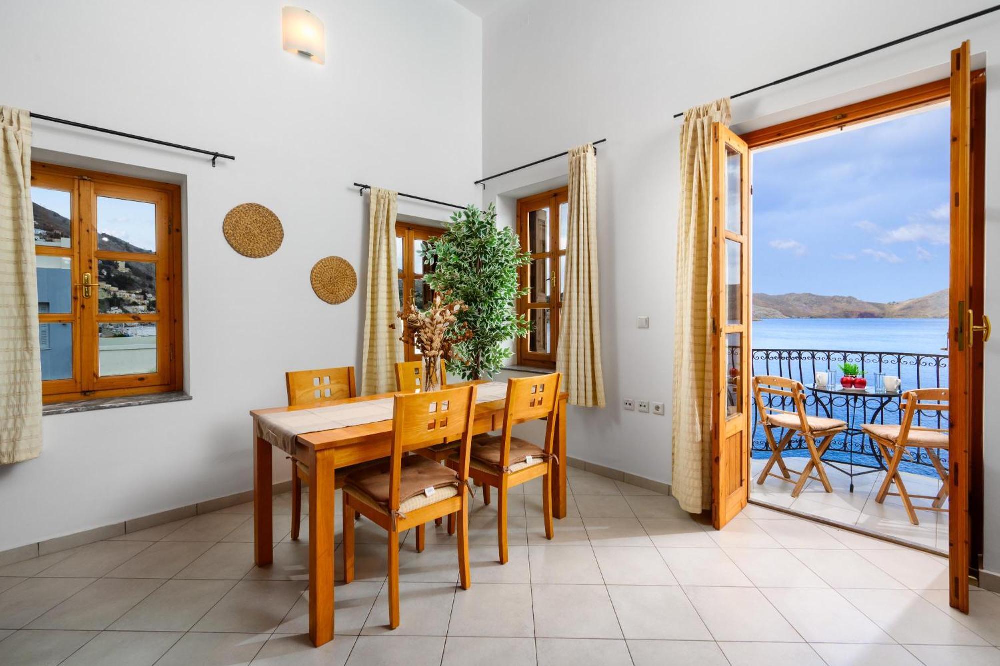 Over The Sea Apartments Sými Esterno foto